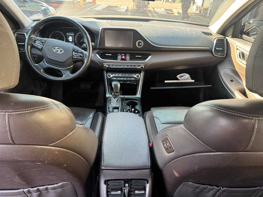 HYUNDAI Grandeur - Vista 8