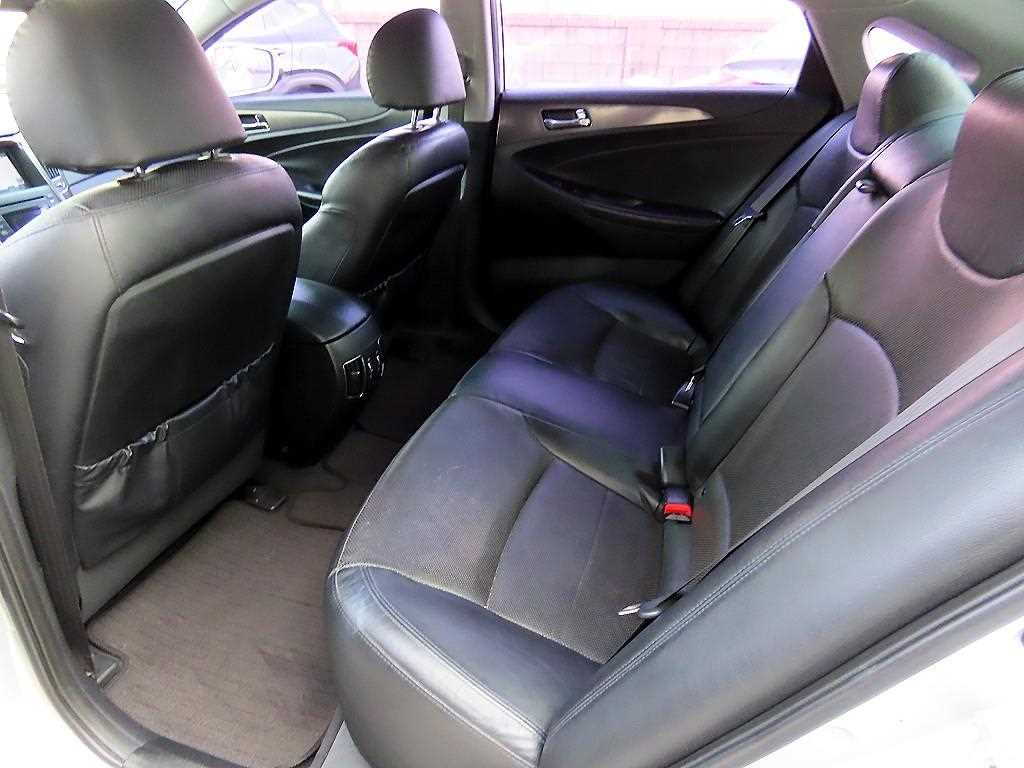 HYUNDAI Sonata - Vista 6