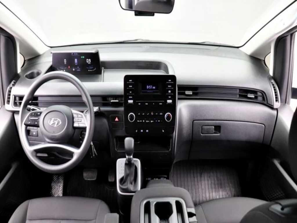 HYUNDAI Staria - Vista 3