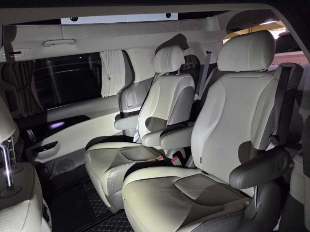 KIA Carnival - Vista 7