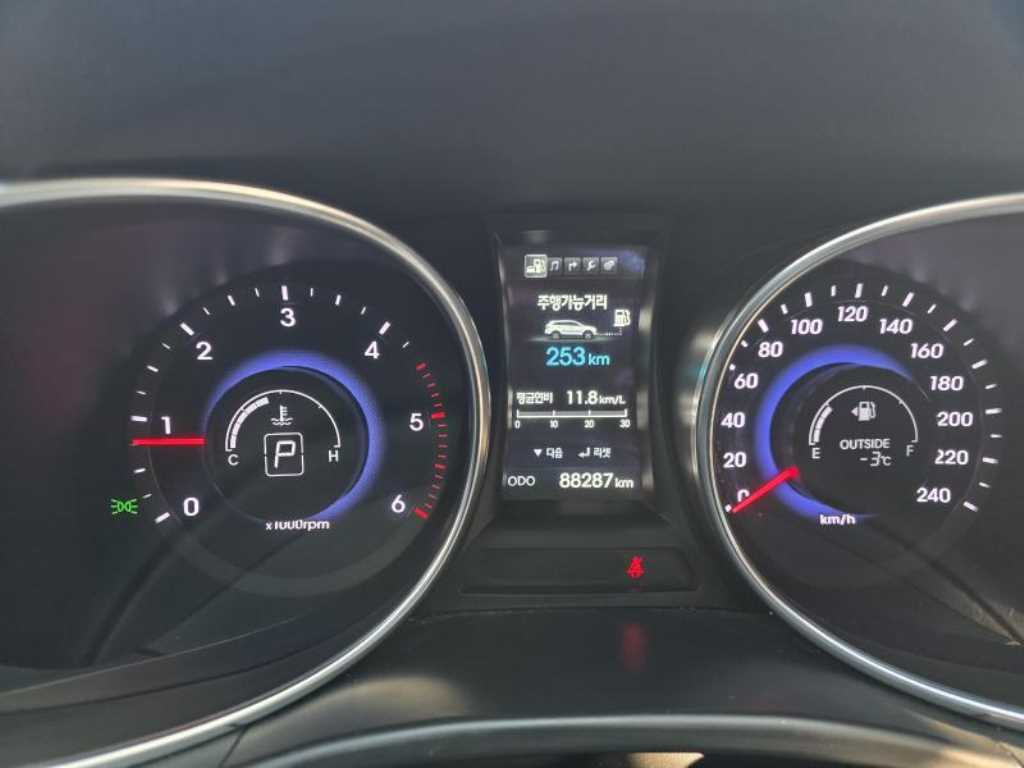 HYUNDAI Maxcruz - Vista 10