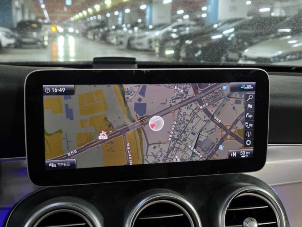 Mercedes Benz C Class - Vista 11