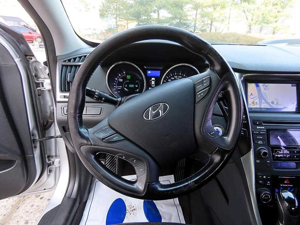 HYUNDAI Sonata - Vista 8