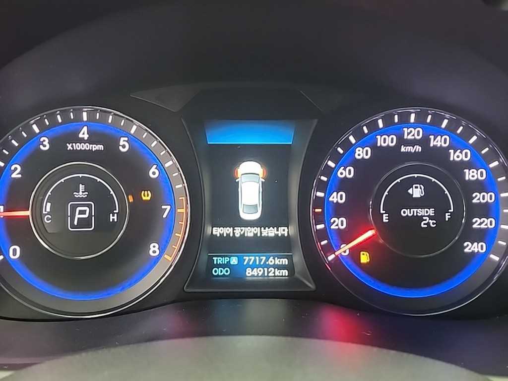 HYUNDAI i40 - Vista 6