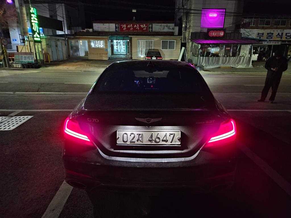 Genesis G70 - Vista 4