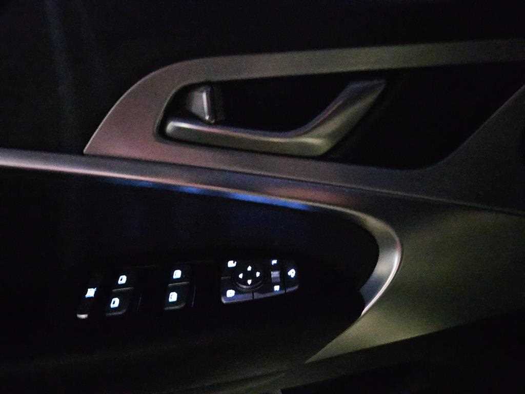 Genesis G70 - Vista 9