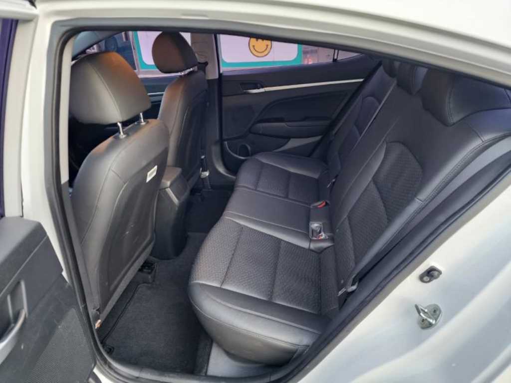 HYUNDAI Avante 2019 Blanco - Importación desde Corea - HF Imports Iquique - Foto 17