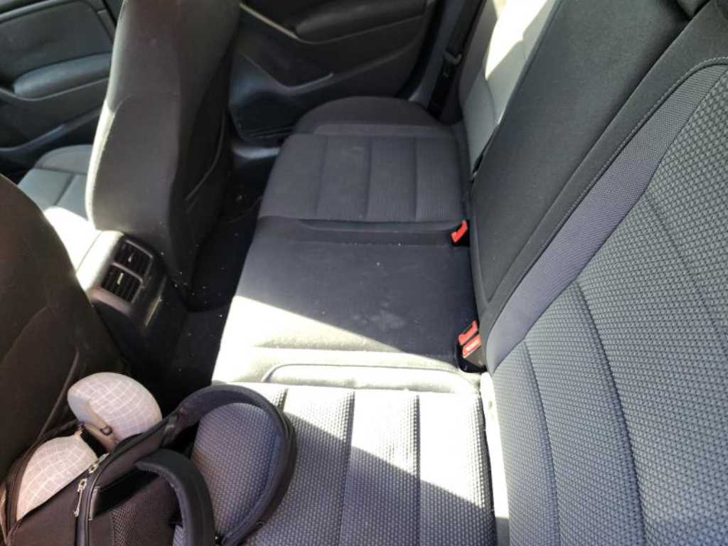 Volkswagen Golf - Vista 4