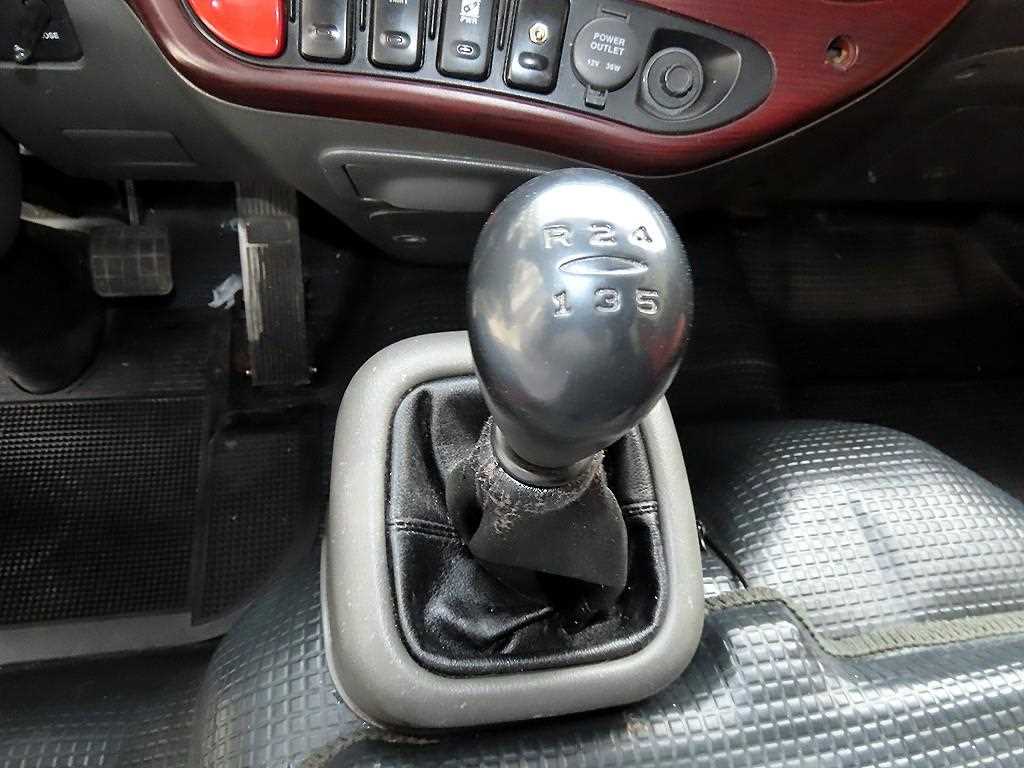 medium and large bus Hyundai bus - Vista 11