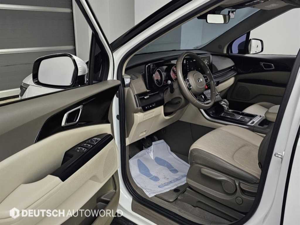 KIA Carnival - Vista 11