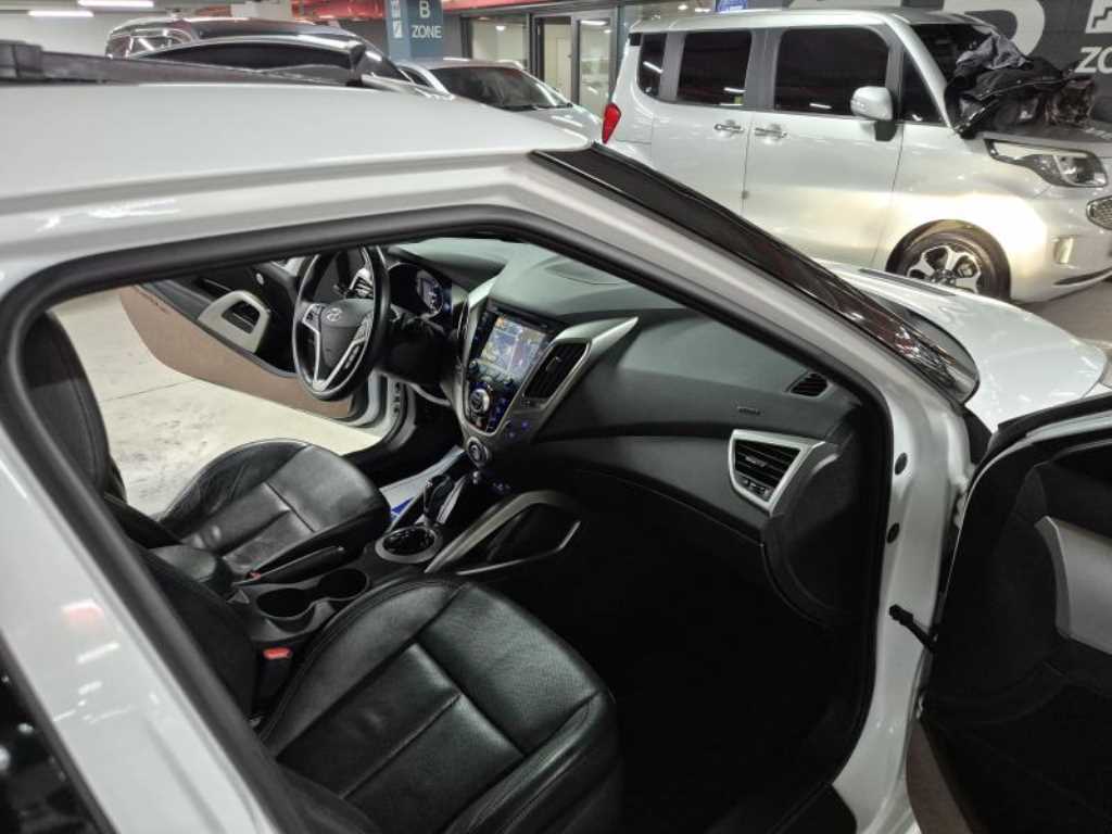 HYUNDAI Veloster - Vista 7
