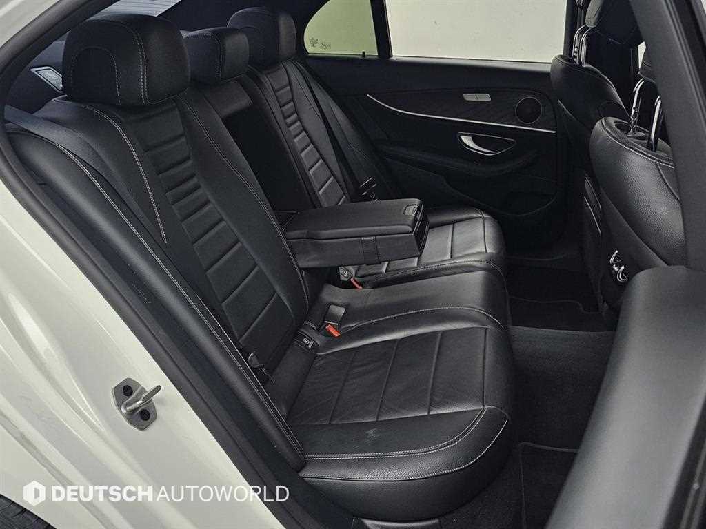 Mercedes Benz E class - Vista 12