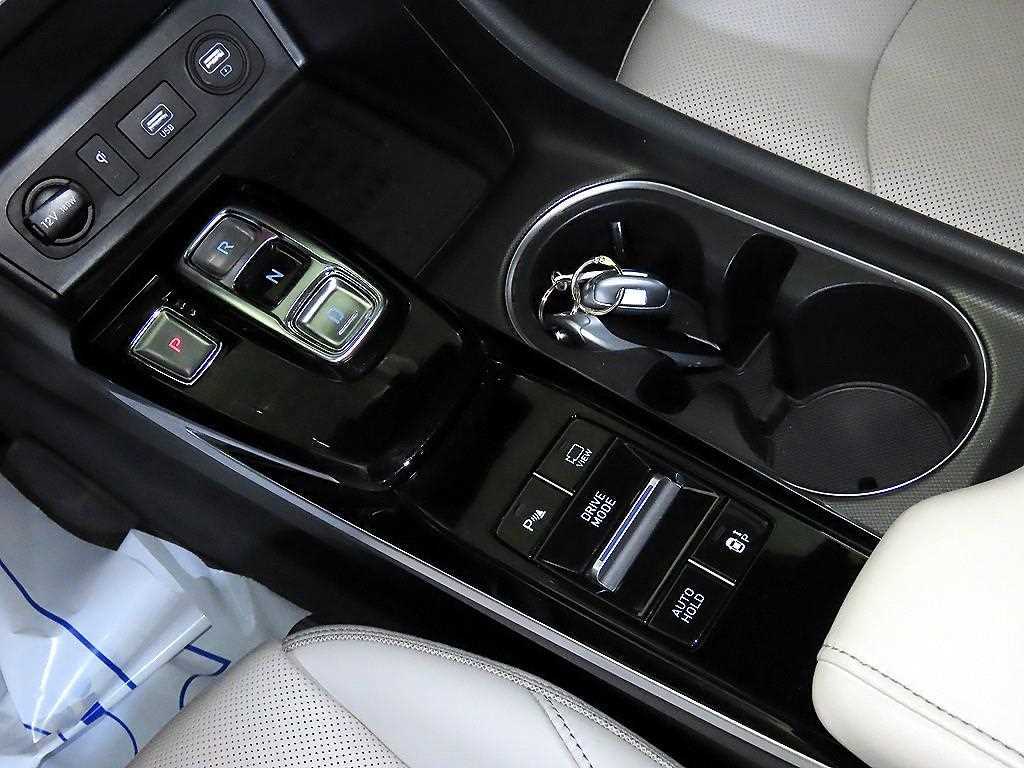 HYUNDAI Sonata - Vista 12