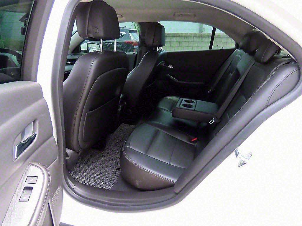 Chevrolet Malibu - Vista 6