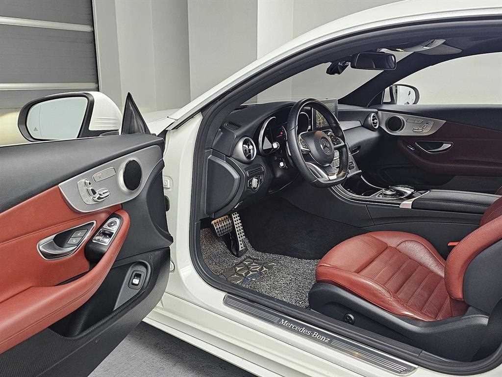 Mercedes Benz C Class - Vista 11