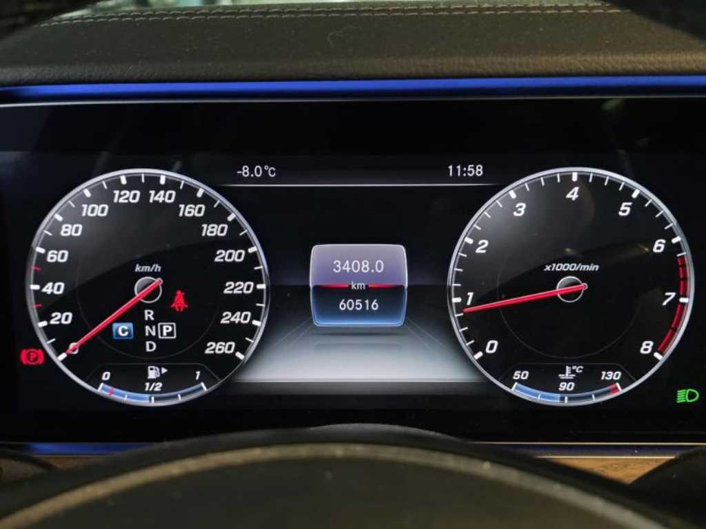 Mercedes Benz E class - Vista 6