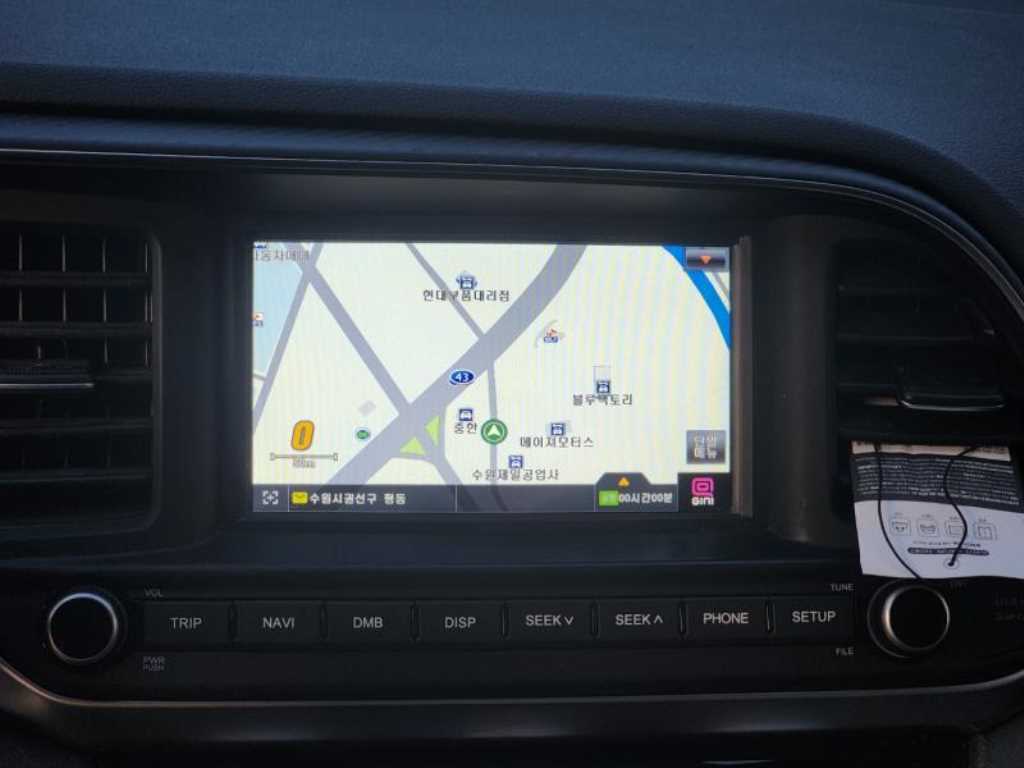 HYUNDAI Avante - Vista 10