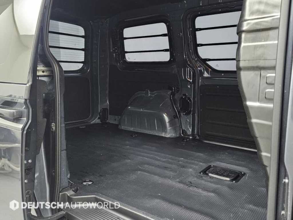 HYUNDAI Staria - Vista 12