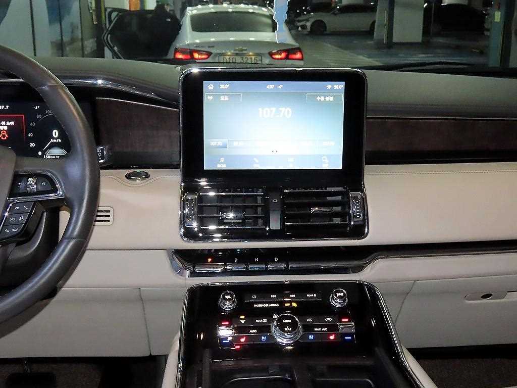 Lincoln Navigator - Vista 11