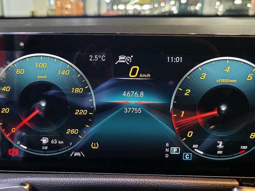 Mercedes Benz GLB Class - Vista 10