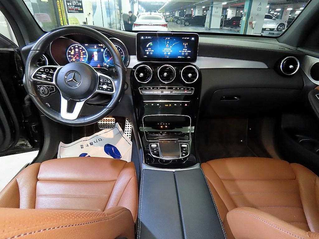 Mercedes Benz GLC Class - Vista 10