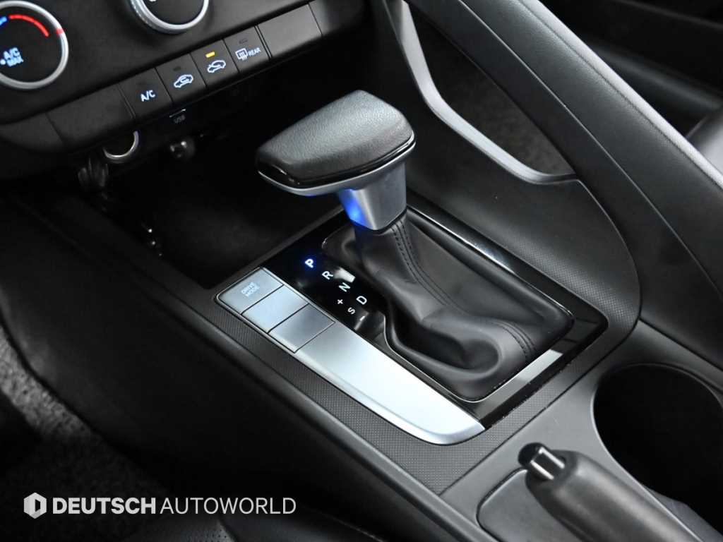 HYUNDAI Avante - Vista 9