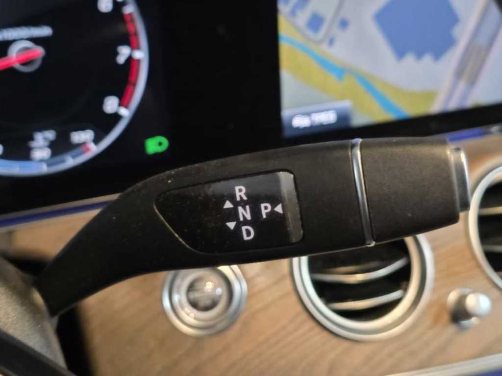 Mercedes Benz E class - Vista 10