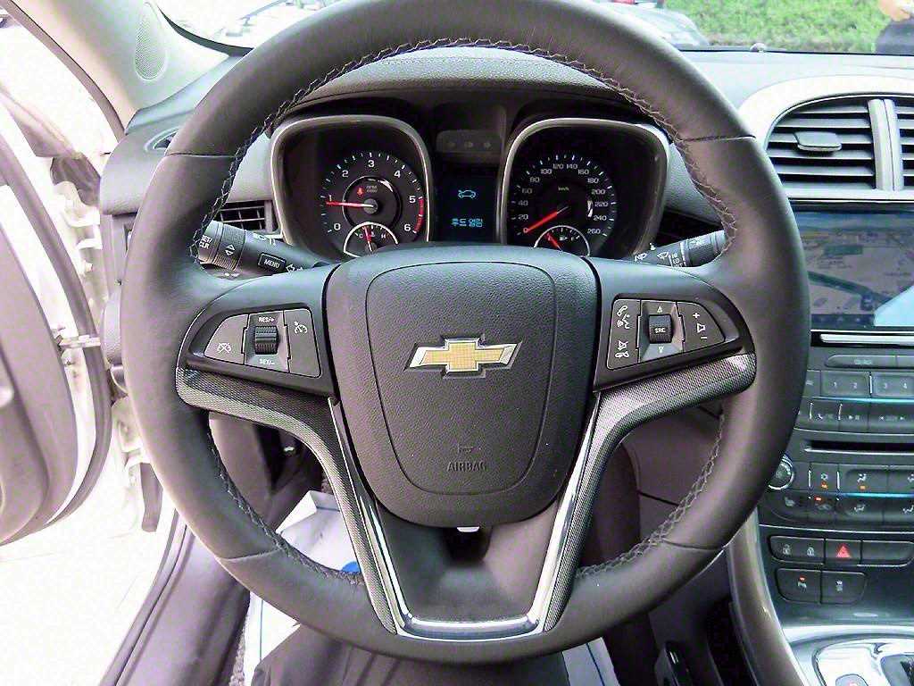 Chevrolet Malibu - Vista 8