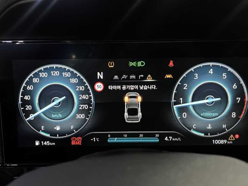 HYUNDAI Avante - Vista 11