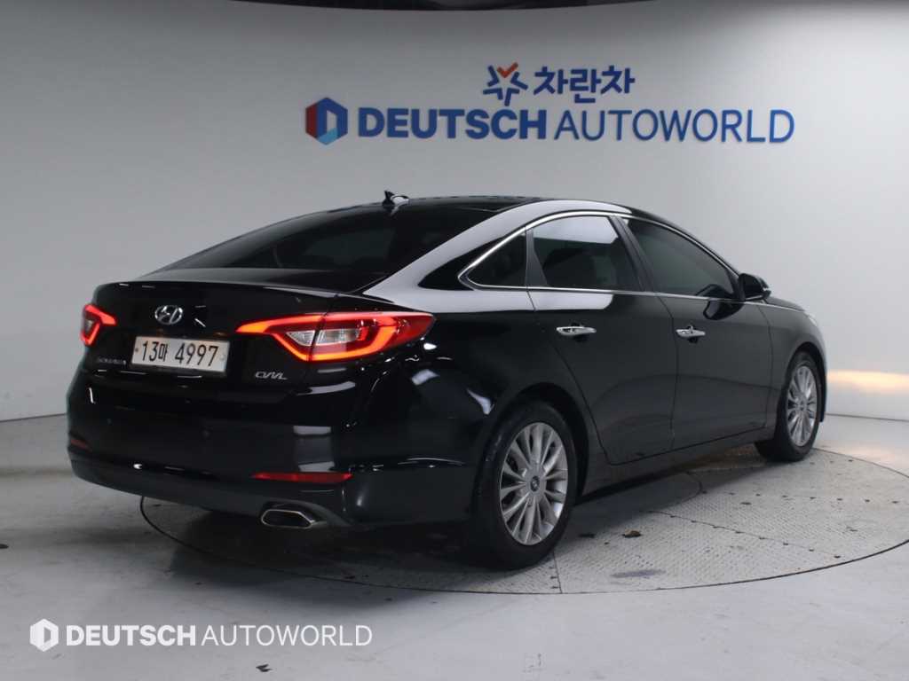 HYUNDAI Sonata - Vista 2