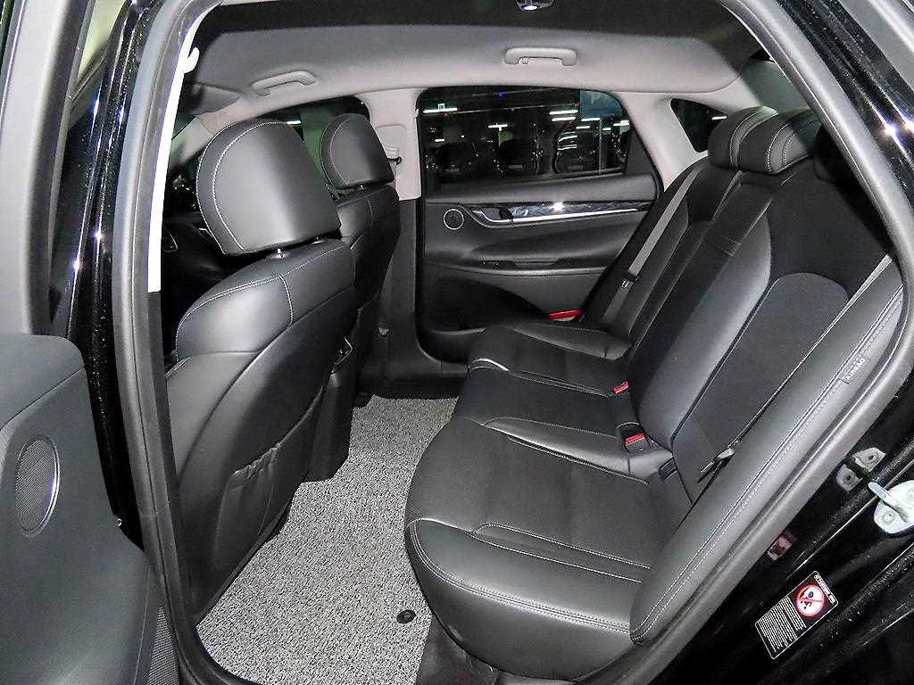 HYUNDAI Grandeur - Vista 7