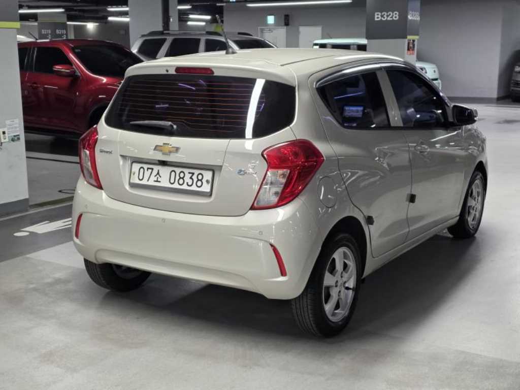 Chevrolet Spark - Vista 5