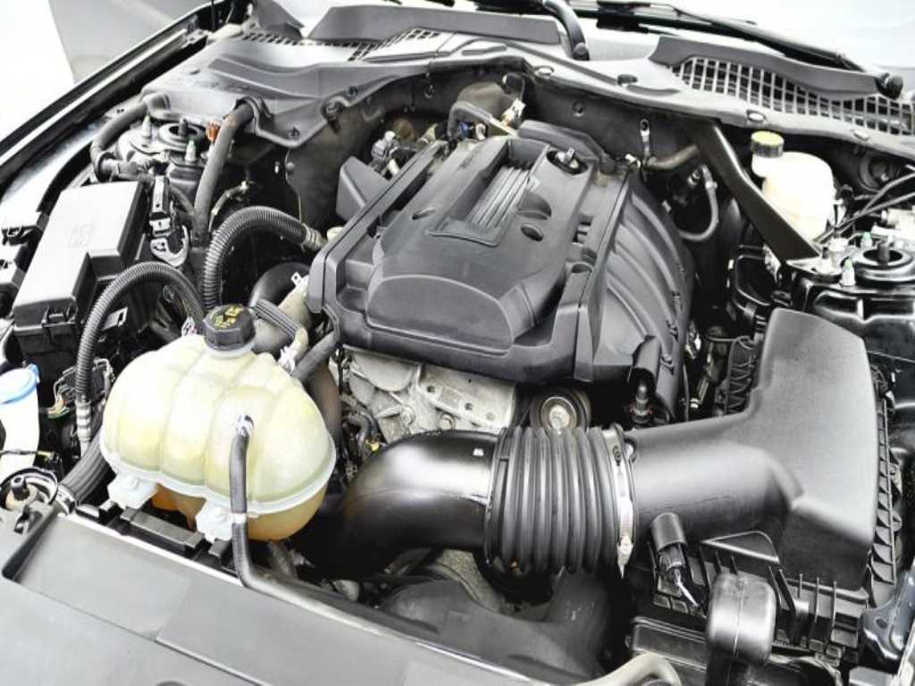 Ford Mustang - Vista 9