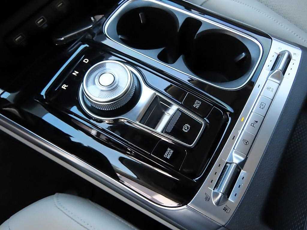 KIA Carnival - Vista 11