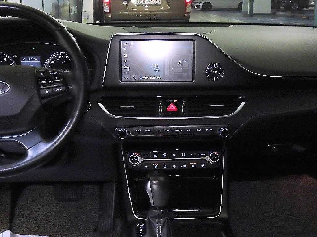 HYUNDAI Grandeur - Vista 11