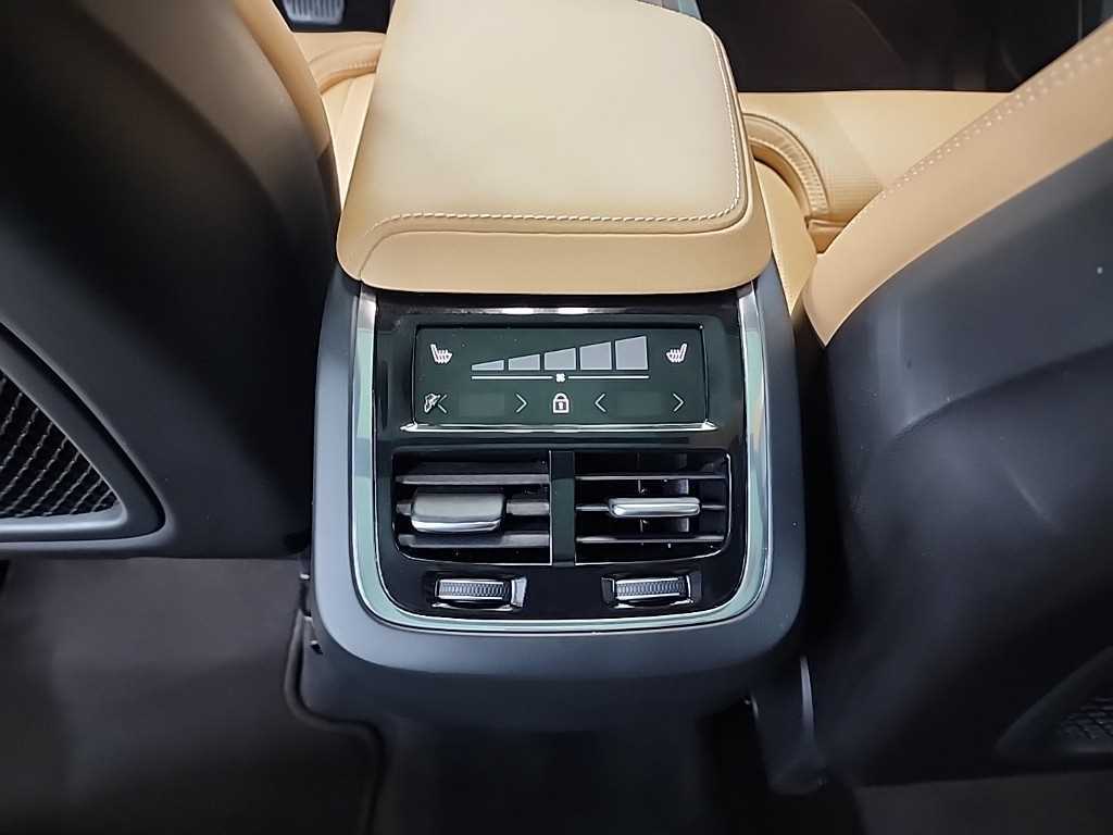 Volvo XC60 2023 skyblue - Importación desde Corea - HF Imports Iquique - Foto 13