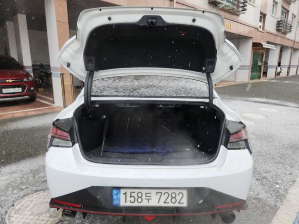 HYUNDAI Avante - Vista 7