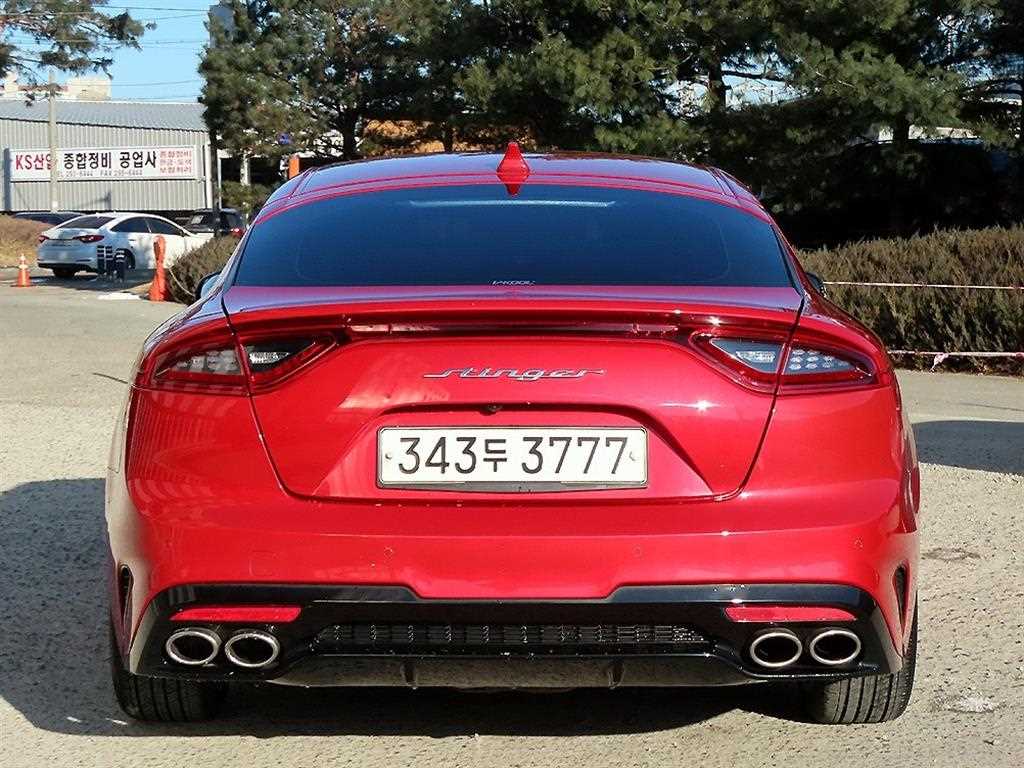 KIA Stinger - Vista 4