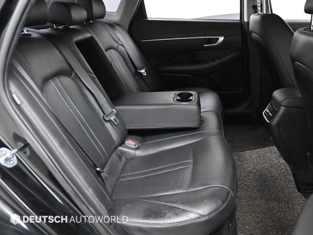 HYUNDAI Sonata - Vista 12