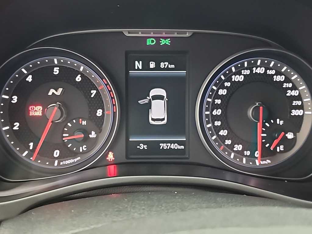 HYUNDAI Veloster - Vista 6