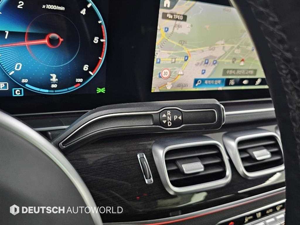 Mercedes Benz GLE Class - Vista 9