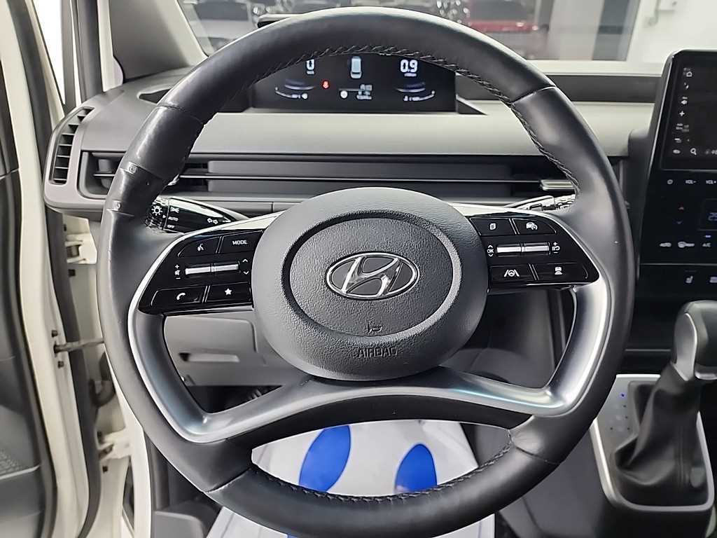 HYUNDAI Staria - Vista 9