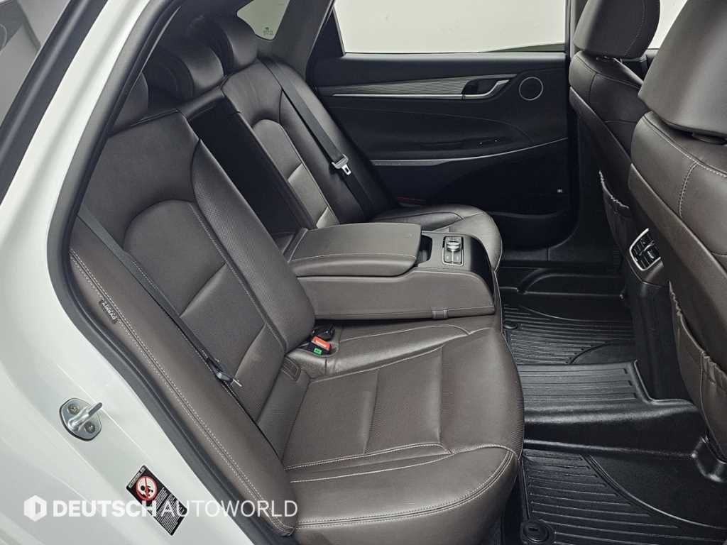 HYUNDAI Grandeur - Vista 12