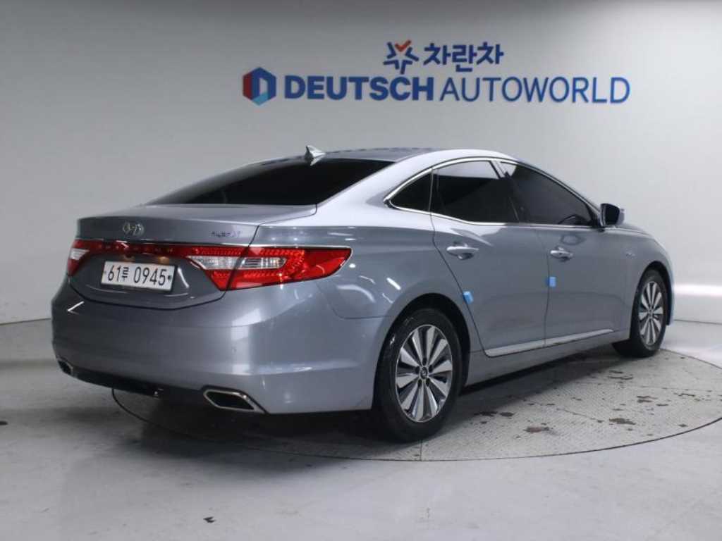 HYUNDAI Grandeur - Vista 2