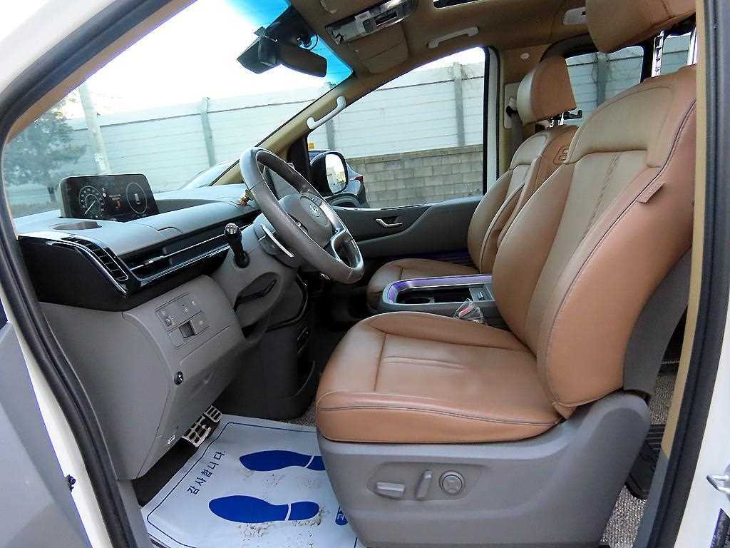 HYUNDAI Staria - Vista 5