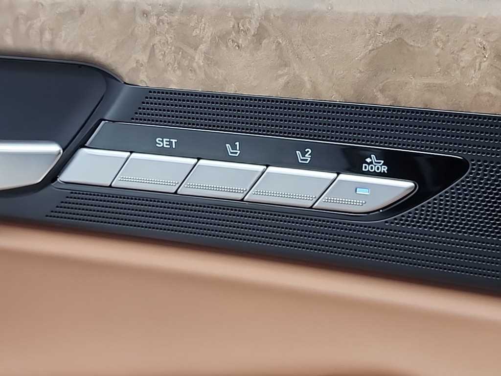 Genesis G90 2019 Negro - Importación desde Corea - HF Imports Iquique - Foto 16