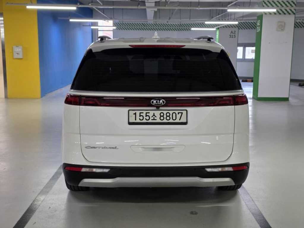 KIA Carnival - Vista 5