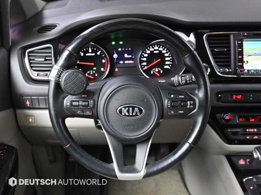 KIA Carnival 2017 Blanco - Importación desde Corea - HF Imports Iquique - Foto 13