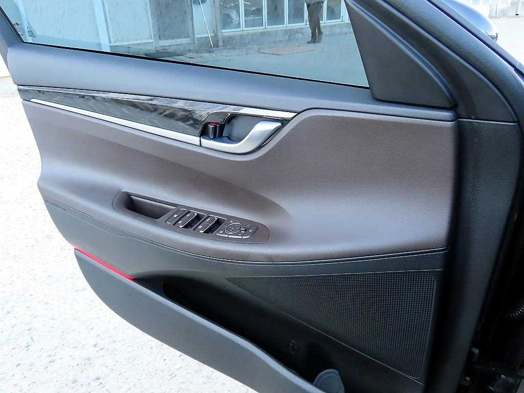 HYUNDAI Grandeur - Vista 11