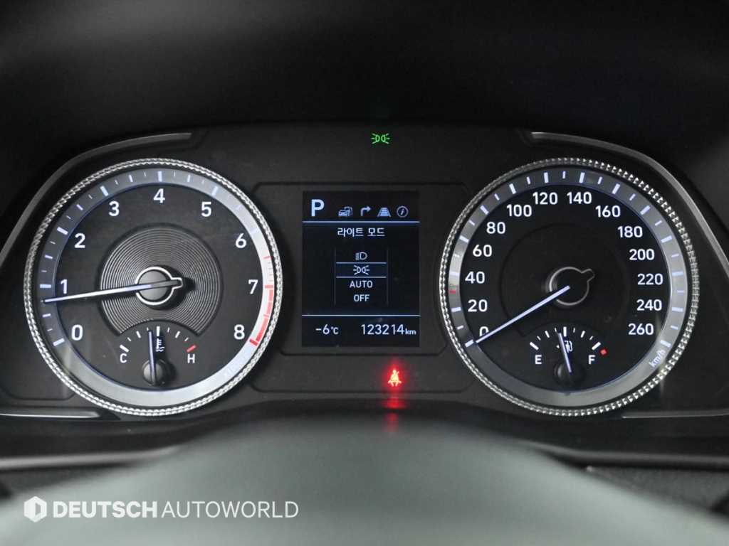 HYUNDAI Sonata - Vista 8